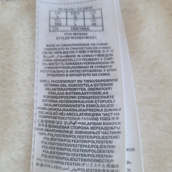 NWOT Guess Faux Sherpa Reversible Vest - Picture 13 of 15